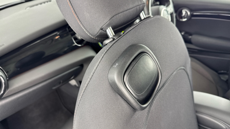 MINI Hatchback 1.5 Cooper Classic 3dr Auto Petrol Hatchback